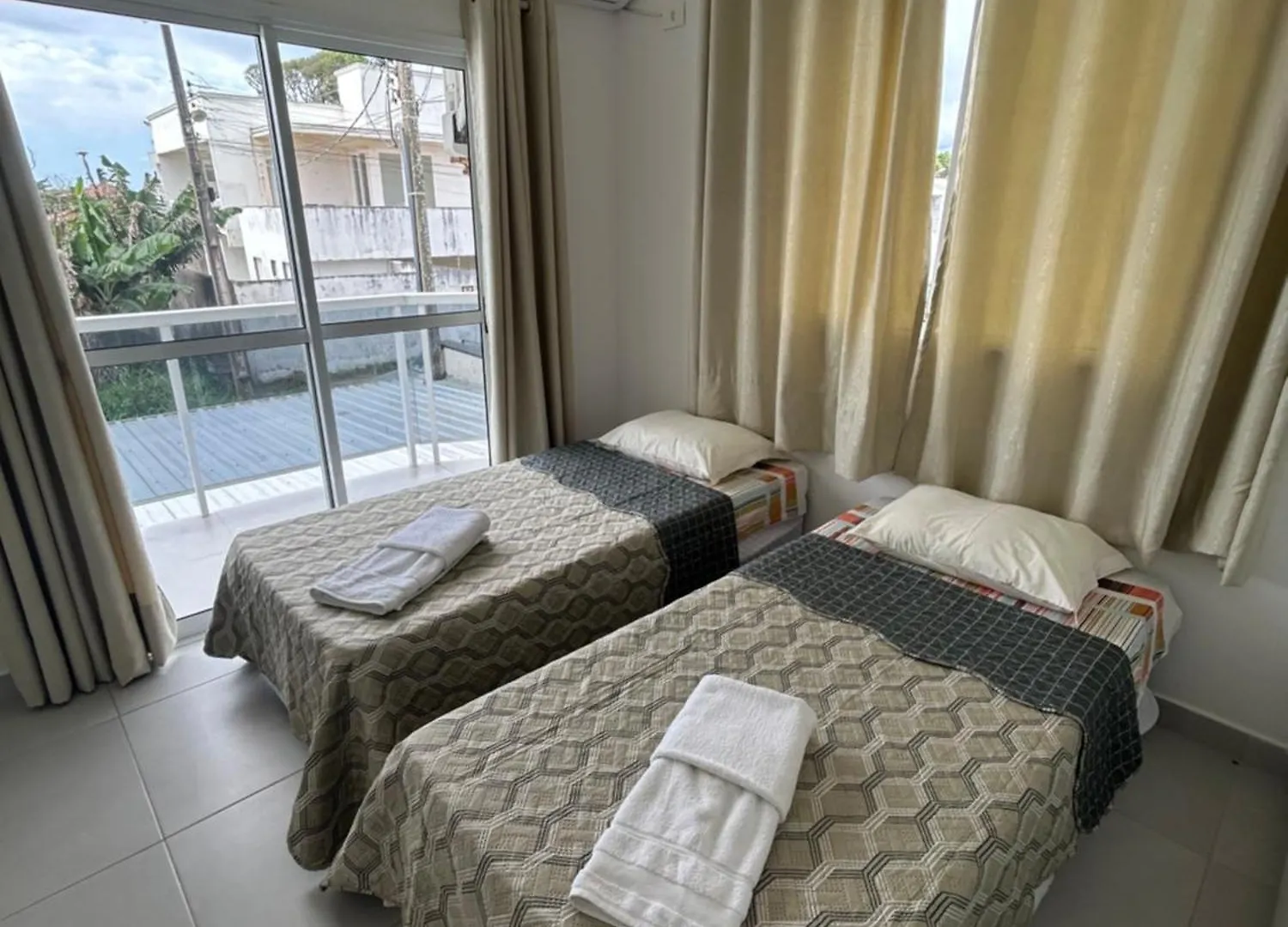 Lindo Apartamento De Frente Para O Mar Itapoa   Itapoa (Santa Catarina)
